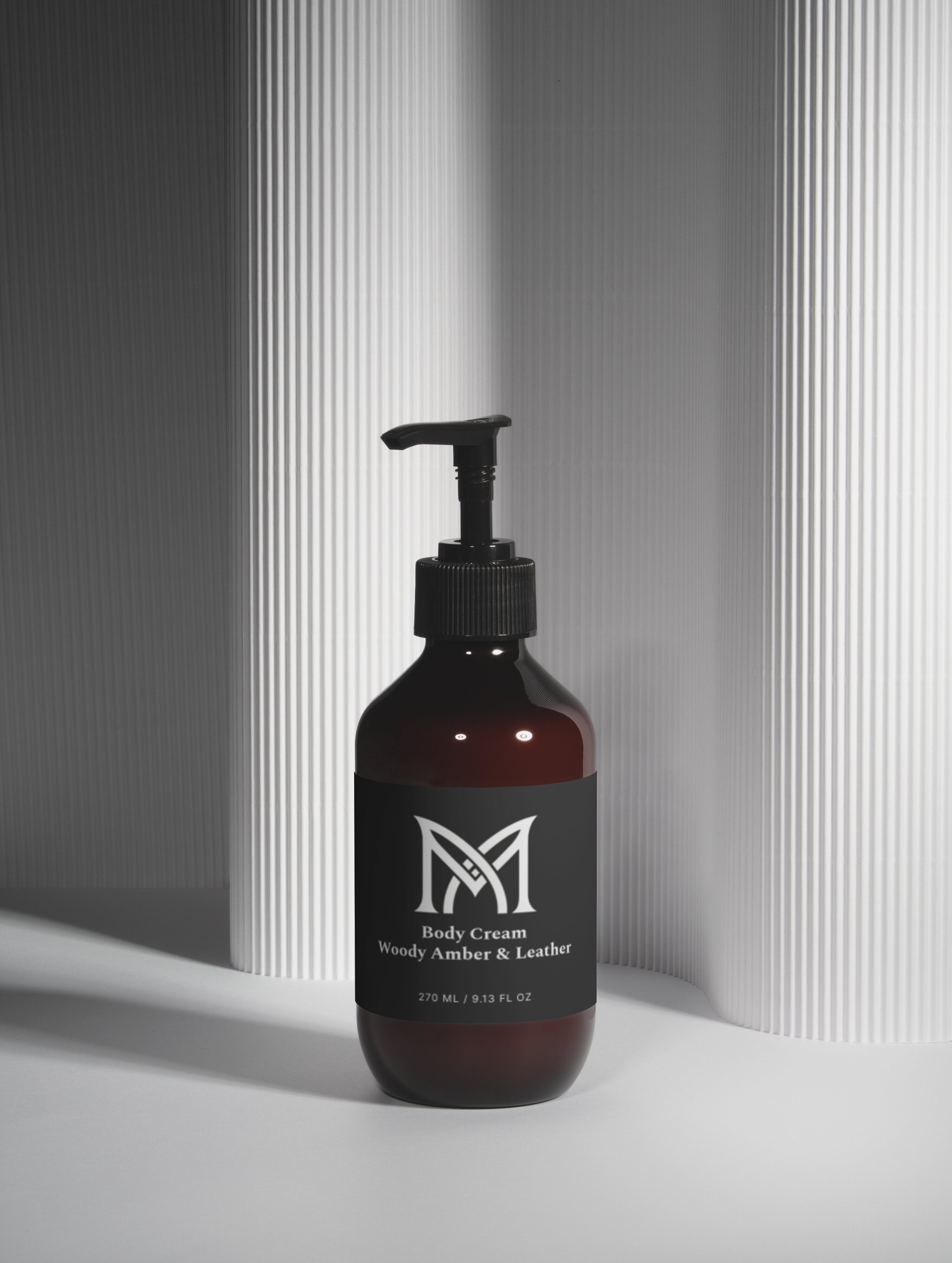 Creme Corporal Silk Skin, Âmbar Amadeirado e Couro